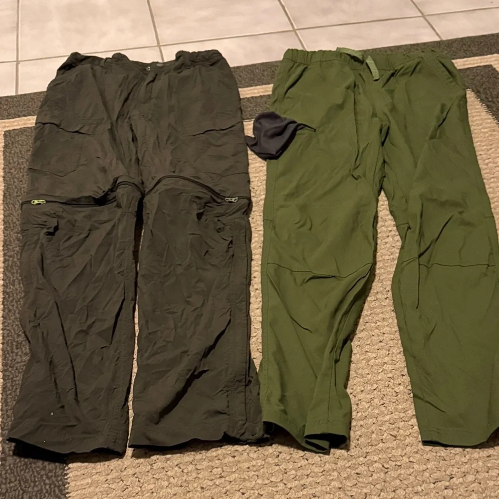 4 pair REI Kids 14/16 Convertible Pants in Gray, Blue and 2 Green - Picture 2 of 4